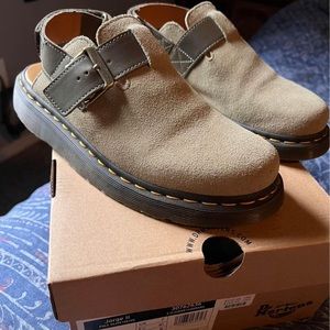 Dr. Martens Jorge II Olive Green Women’s 9